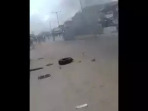 BREAKING!! Ballot Box Snatcher Burnt To Death In Lagos (Watch Video)